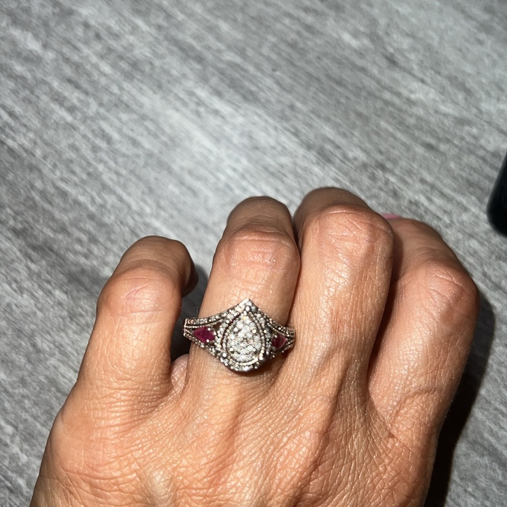 DIAMOND  and Ruby RING - Picture 4 of 15